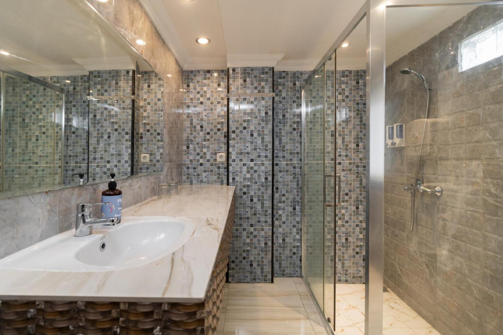 Sans Hotel Beauty Palembang Exterior foto